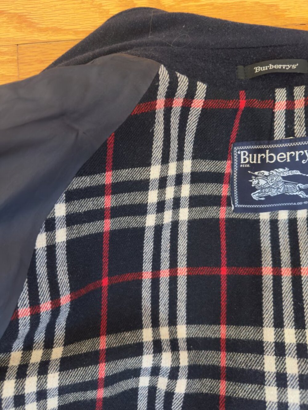 Burberry Men's Navy Blue Wool Car Coat with Plaid Lining - Picture 10 of 13